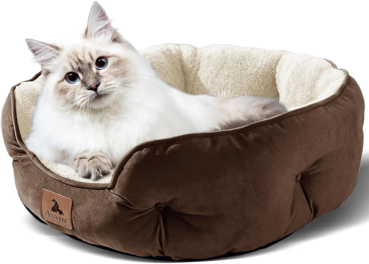 Pet bed with non-slip base